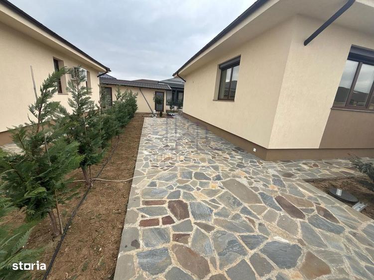 Vila in cartier rezidential - 2