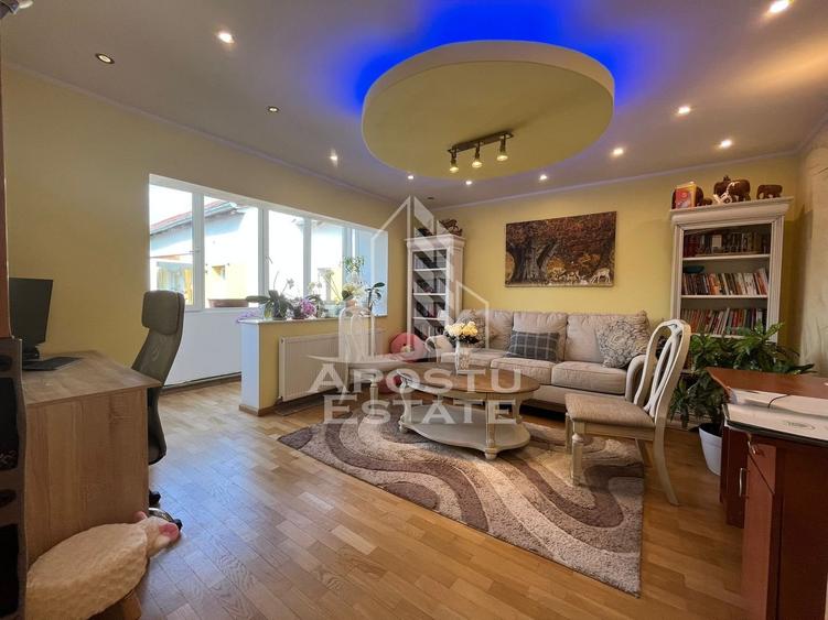 Apartament cu 3 camere, decomandat, centrala proprie, zona Dambovita - 1