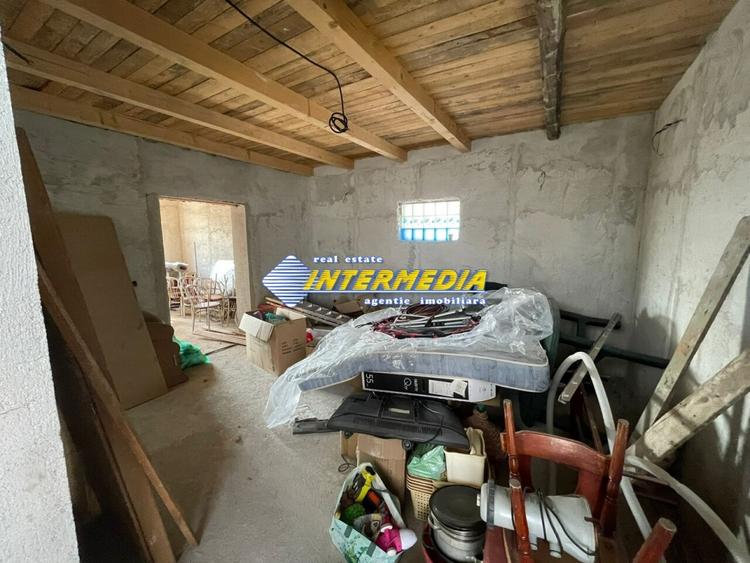 Casa de vanzare Alba Iulia zona Centru cu 5 camere  teren aferent casei 370 mp - 1