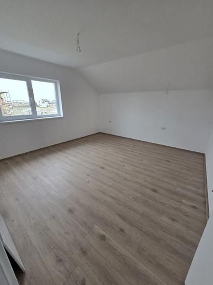 DUPLEX DE VÂNZARE Calea Medveș Comision 0% - 10