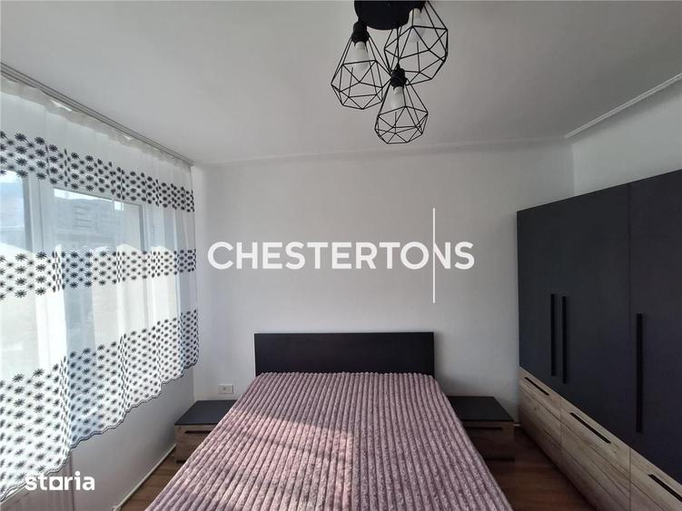Apartament cu 3 camere semidecomandat în Independenței