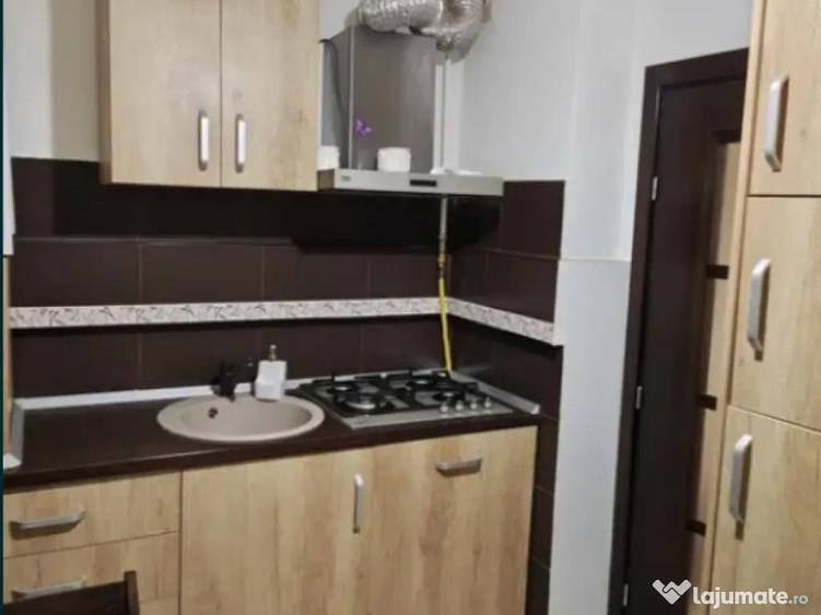 Apartament 2 camere, decomandat - zona Tractorul - 5