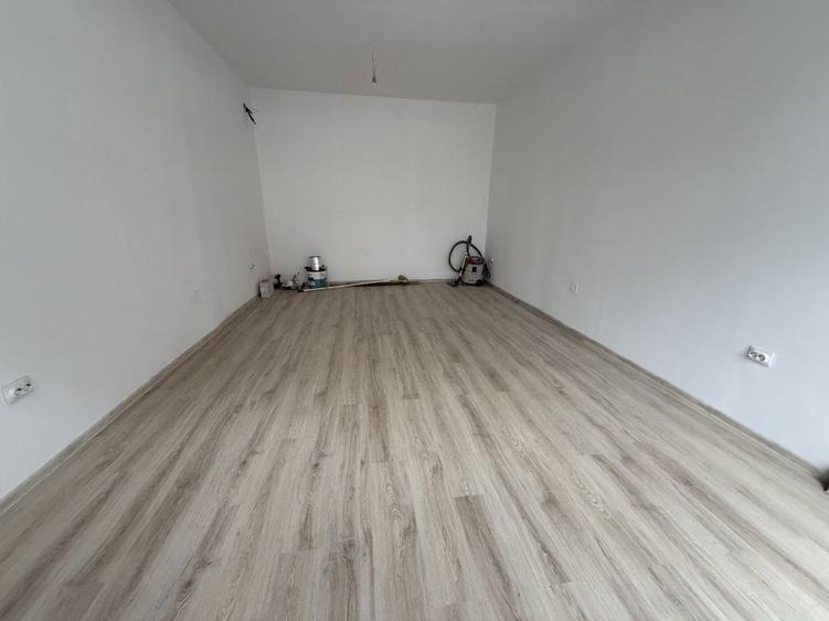 Spatiu stradal Strada Spania nr 9 - 1