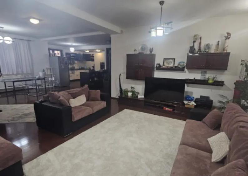 Casa ,zona Ford, suprafata utila 360 mp,teren 518 mp POSIBIL - 18