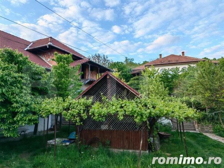Conac boieresc, 4ha de teren ?i cladire pretabila pentru Agropensiune, zona ?ard - 6