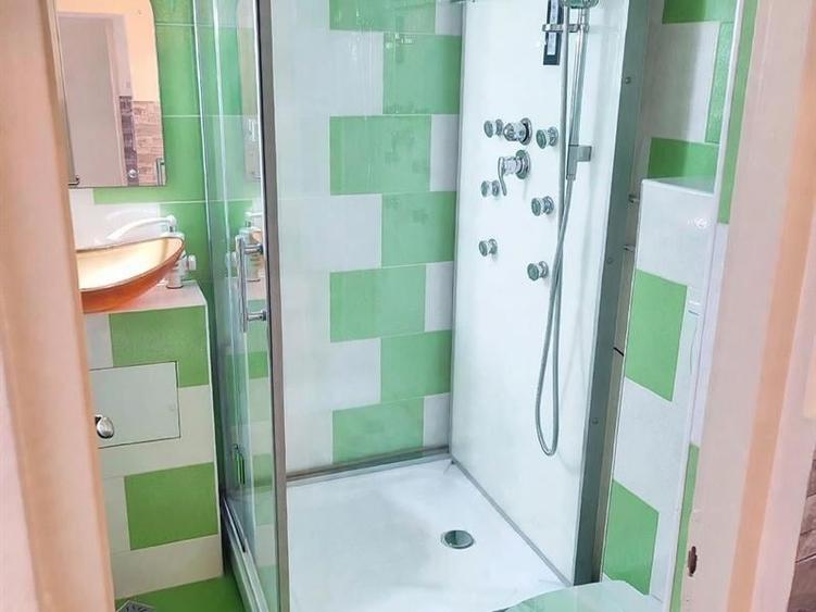 Apartament cu 4 camere decomandat, mobilat în Central