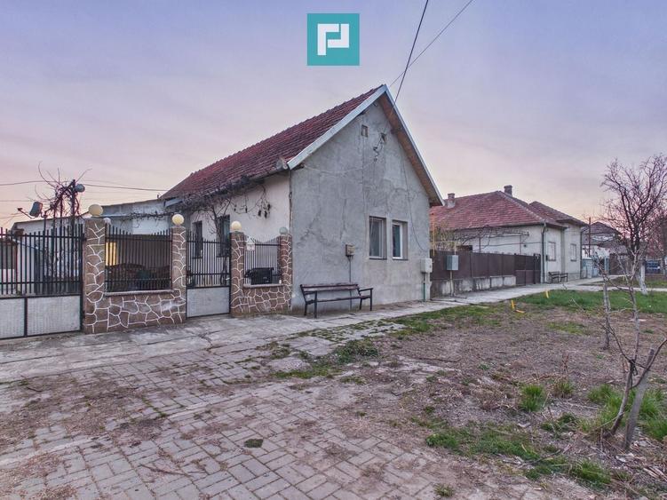 Casă cu 3 camere și teren de 700 mp în Cermei - 1