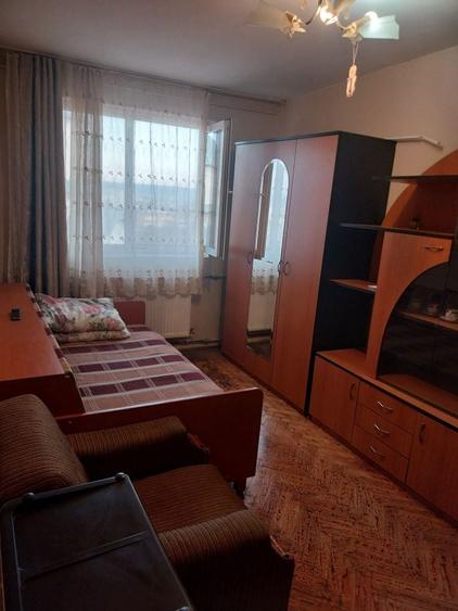 Inchiriez garsoniera - 2