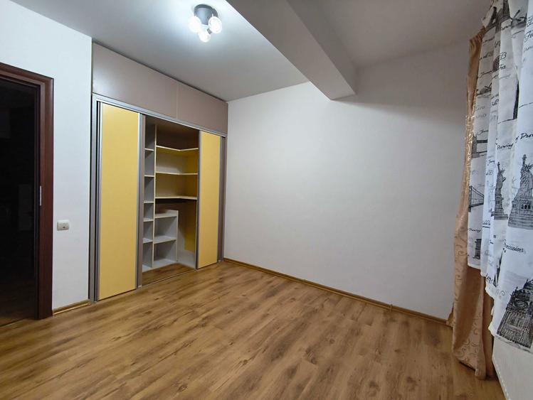 Vanzare Apartament 3 Camere - 8