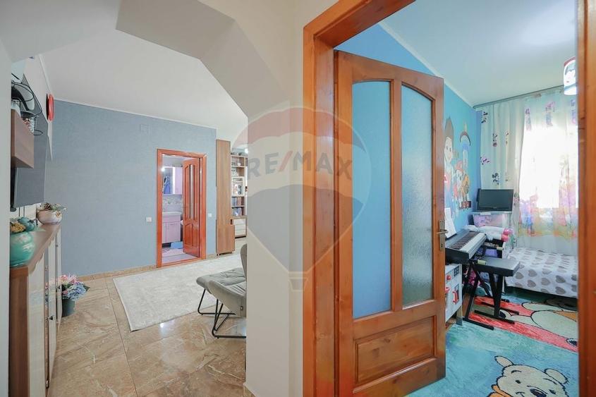 De vanzare Apartament cu 4 camere, langa Podul Centenarului - 34