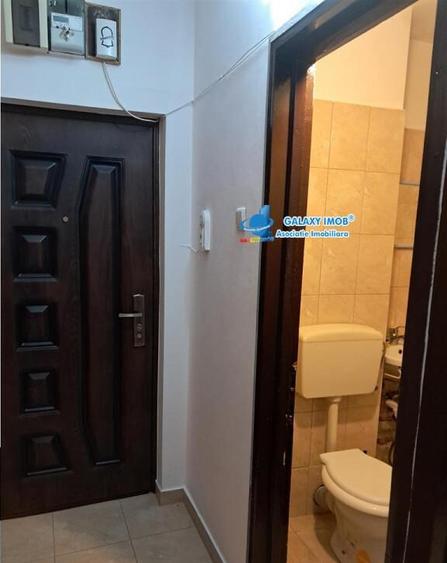 De inchiriat garsoniera cf 1 Craiovei - 2