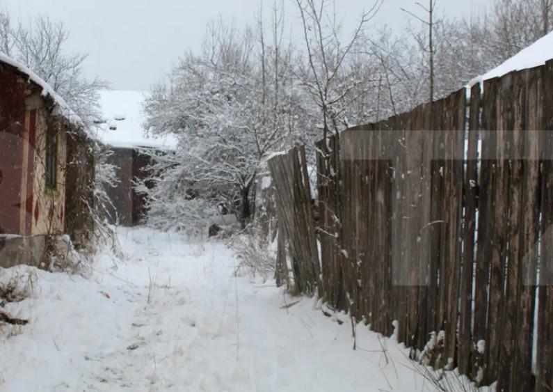 Casa tradi?ionala cu teren generos Covasna Voinesti - 5