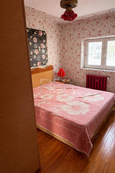 3 camere Vitan decomandat, an 1981, metrou, 62 mp, anvelopat - 1