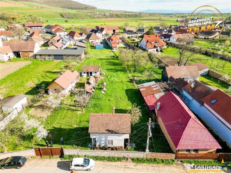 Casuta cu parc privat de 1.500mp, Central, Bodoc, la 15 min - 1
