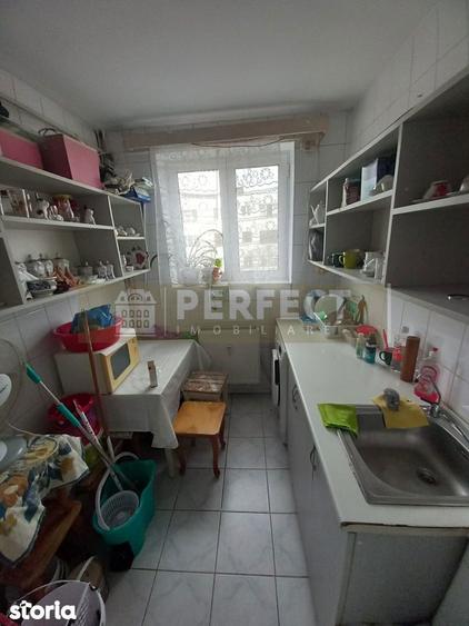 Ap.2 camere ULTRACENTRAL decomandat et.3 pret 72000euro - 6