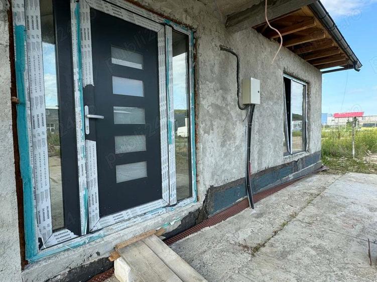 Vand sau schimb casa cu apartament - 2