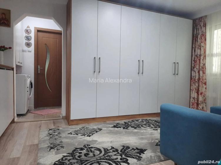 Vand apartament cu 2 camere Vand apartament cu 2 camere