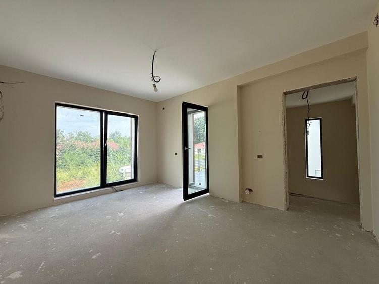 Casă individuală cu 4 camere cu Canalizare în Corbeanca