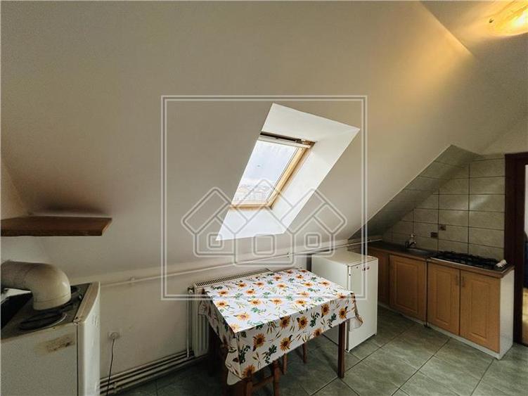 Apartament de inchiriat in Sibiu - 2 camere - mansarda -Zona Turnisor - 2