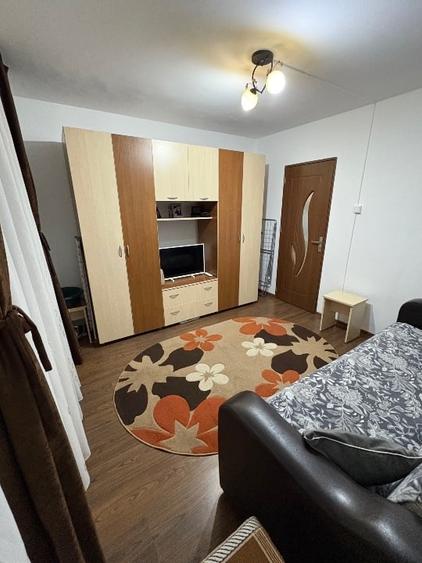 Vând cameră cămin-Etaj 2/4 - 7