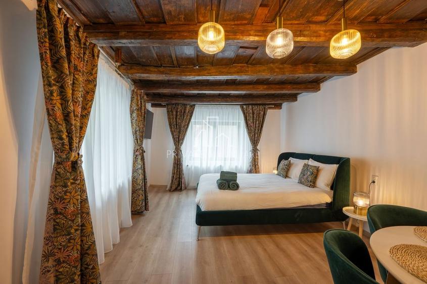 Casa in zona centrala,  2 apartamente, Sighisoara - 2