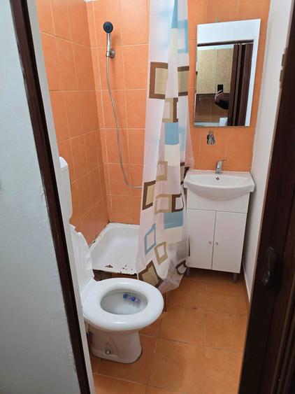 Garsoniera de vanzare in Micro 16 - 7