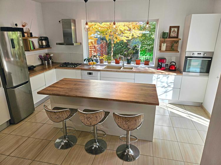 Vila P+2 pe malul lacului Siutghiol - Mamaia-Sat - 1