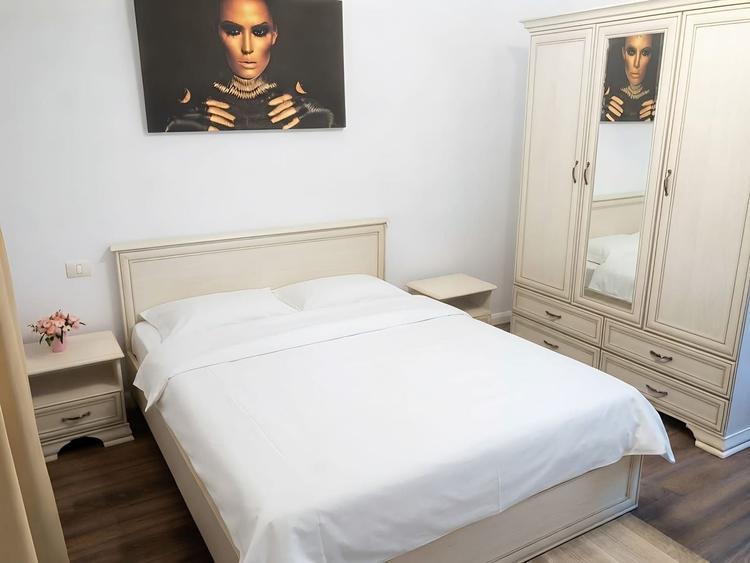Apartament cu 2 camere decomandat, mobilat în Universitate