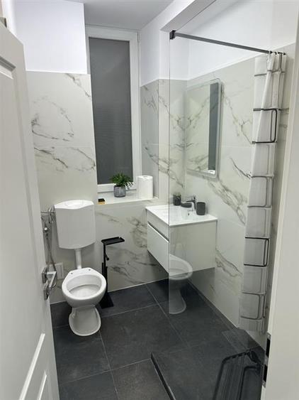 Apartament cu 3 camere decomandat, mobilat în Centrul Istoric