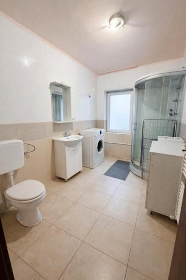 Apartament in zona Stejarului  , 44 mp utili plus balcon , parter inalt. - 2