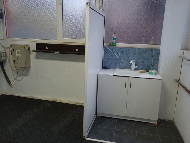Inchiriez spatiu pt depozitare . - 2