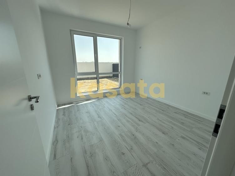 Casă cu 4 camere în Domnești