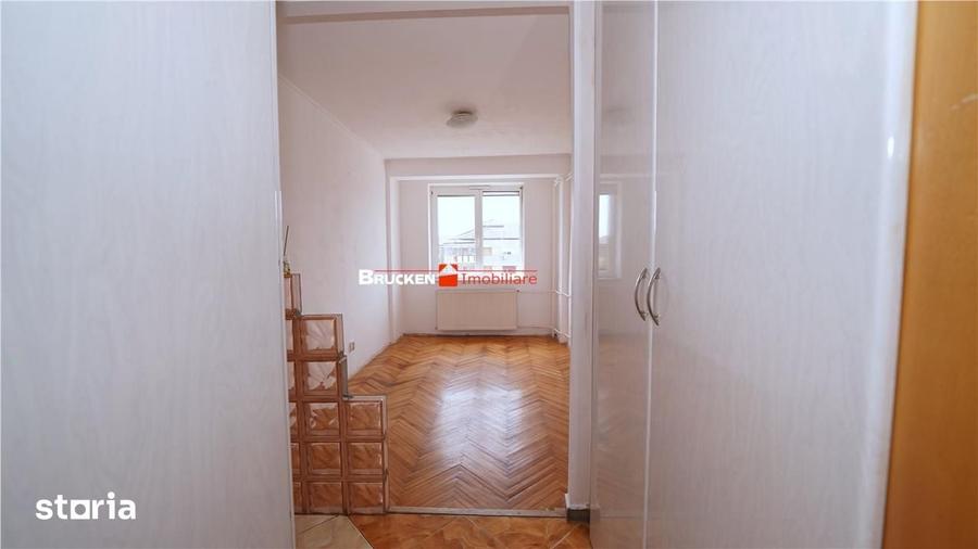 Apartament cu 3 camere decomandat în Decebal