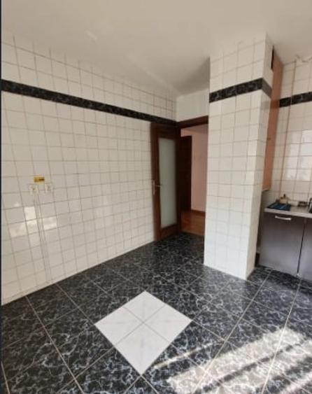 13 Septembrie - Panduri langa spitalul Burghele, parter, nemobilat, 68mp - 6