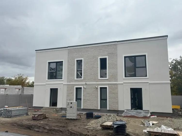 Duplex 4 camere | Finalizat Lux 110 mp curte | Proprietar Grand Arena - 2