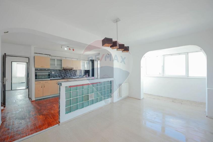 Apartament cu 3 camere de vânzare în zona Rogerius - 10