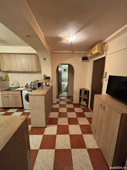 propretar vand apartament 3 camere decomandat Str Amaradia ( pedagogic) - 2