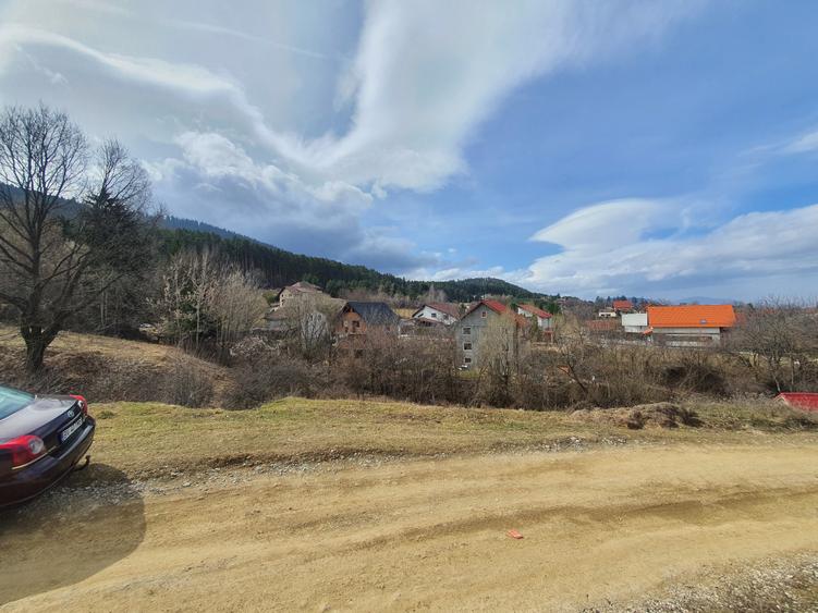 Teren de vânzare în Săcele – Locație excelentă pentru locuință sau investiție! - 3