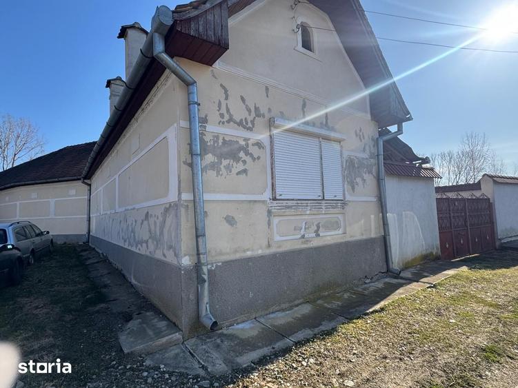 Casă cu 3 camere cu Teren 1200 Mp în Central