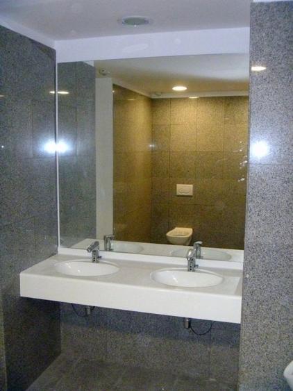 Spatiu birouri de inchiriat -  1/2 din etajul 1 + locuri de parcare - 7