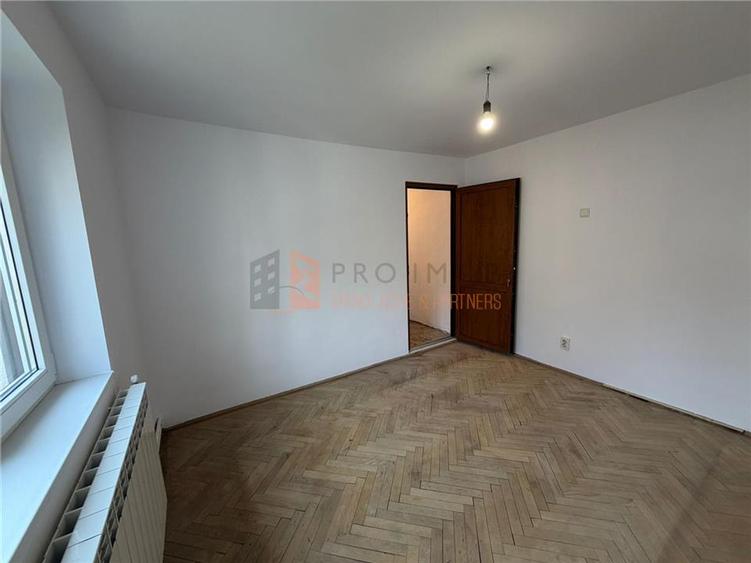 Apartament 3 camere cf 1 decomandat Zona Micro 14 - 9
