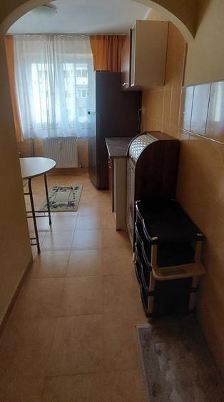 Garsonieră decomandată în Titan