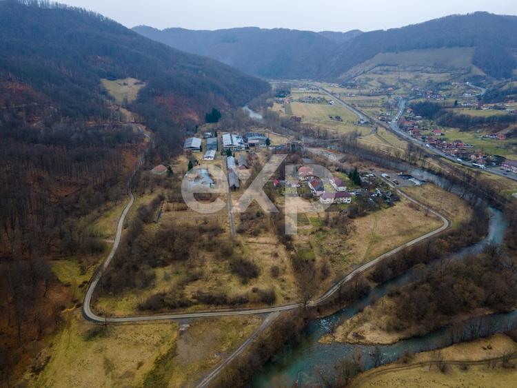 Spațiu industrial, de 5,000 mp, în Bucea