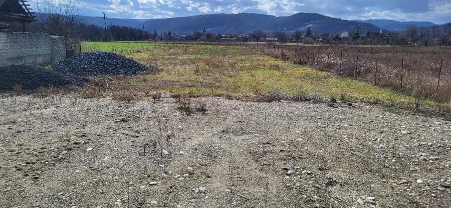 Teren de 1200 mp, în Ilia