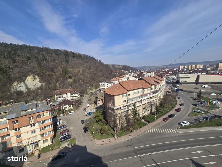Garsonieră decomandată în Central