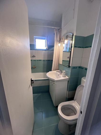 Apartament cu 2 camere decomandat în Podu Roș