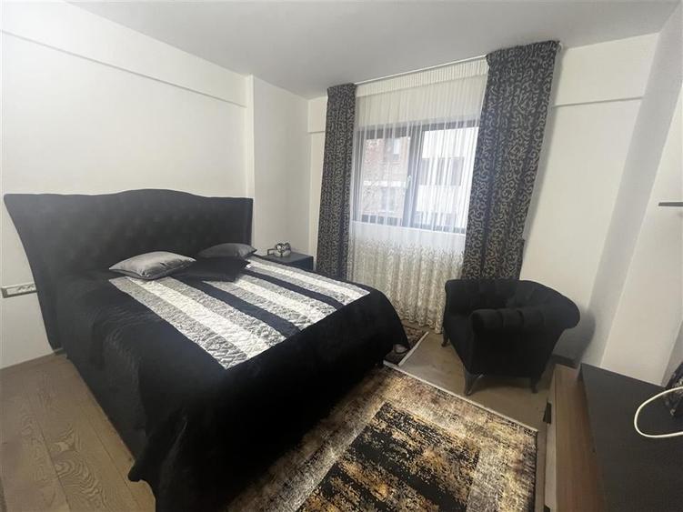 Apartament cu 4 camere decomandat, mobilat în Eminescu
