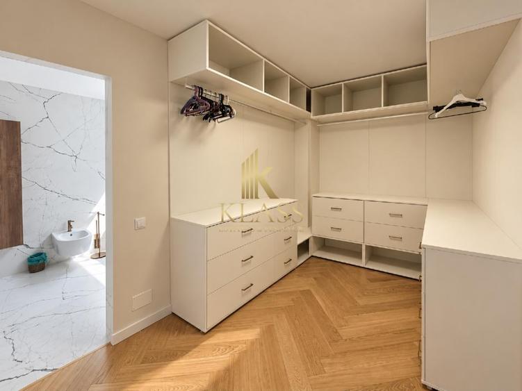 Duplex cu 5 camere cu Canalizare în Iancu Nicolae