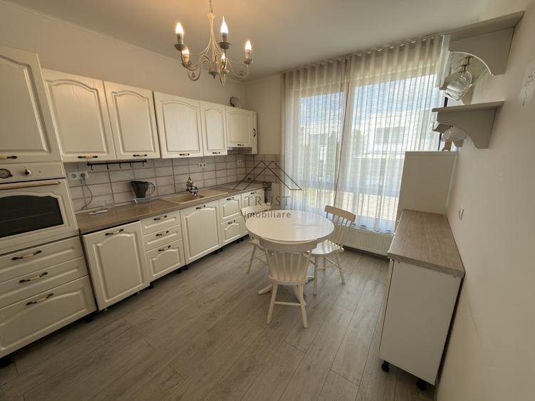 Duplex cu 4 camere cu Canalizare în Florești