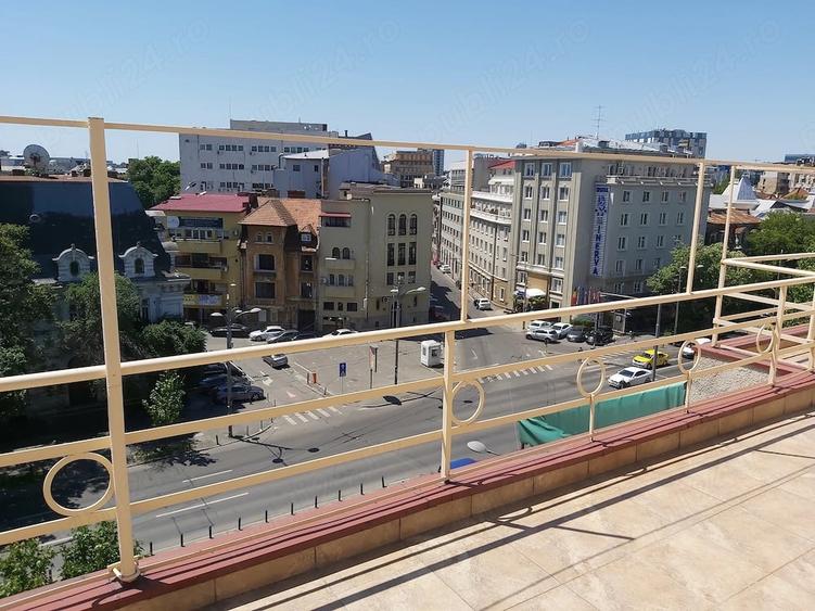 Apartament cu 3 camere decomandat în Exterior Vest